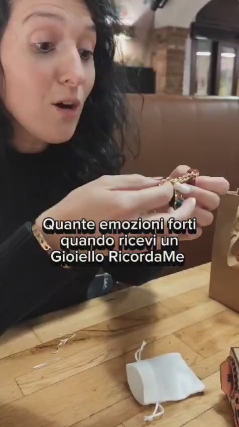 Carica il video: 